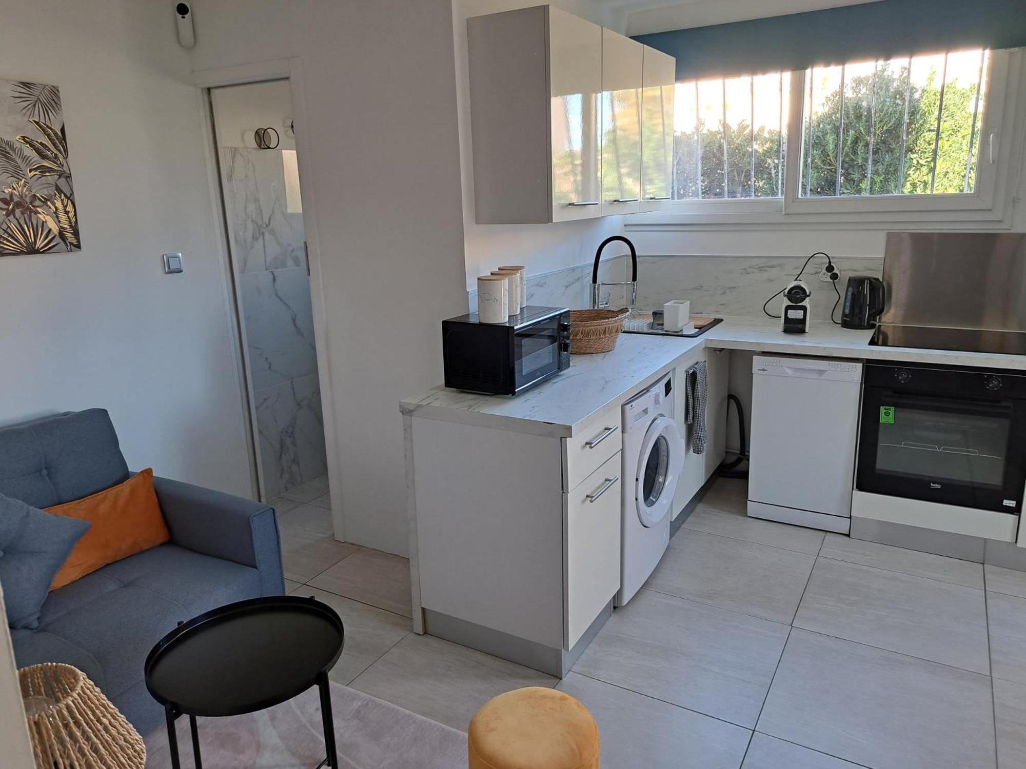 Apartament Seduisant Studio Avec Cour Privative La Crau Zewnętrze zdjęcie